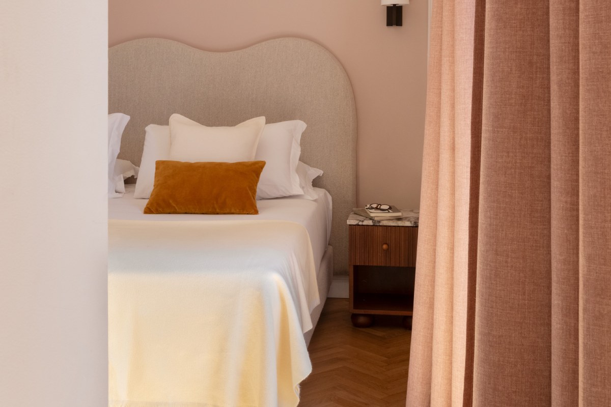 Elegant Suite with double bed, upholstered headboard and designer furniture - Hotel Fori Imperiali, BZAR hotels in Rome