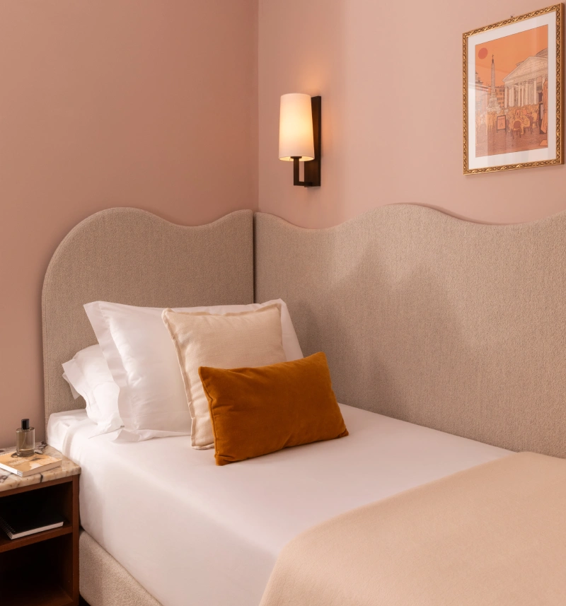 Elegant single room with comfortable bed, upholstered headboard, warm tones and refined design in central Rome near the Imperial Forums - Hotel Fori Imperiali, BZAR hotels in Rome