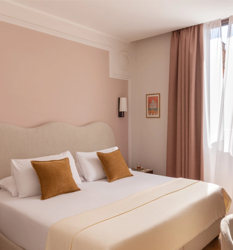 Spacious superior room with double bed, elegant details, natural light and relaxing atmosphere near Rome’s Imperial Forums - Hotel Fori Imperiali, BZAR hotels in Rome